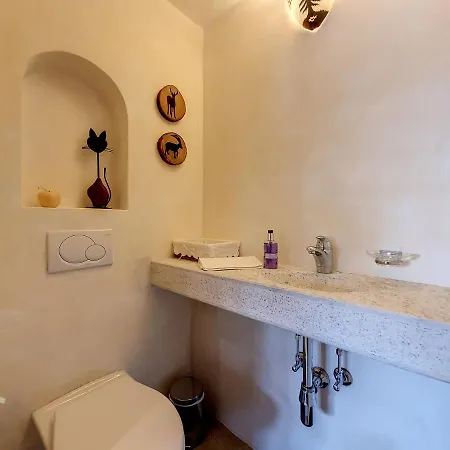 Mettaney 210***** Apartment